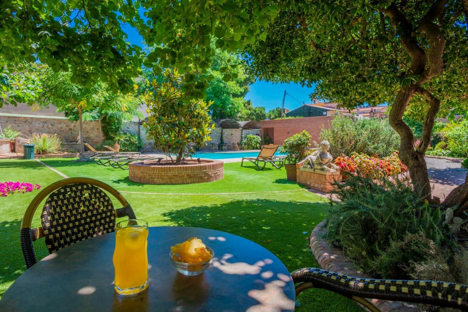 Apartaments Suites Sant Jordi Montbrió del Camp Eksteriør bilde