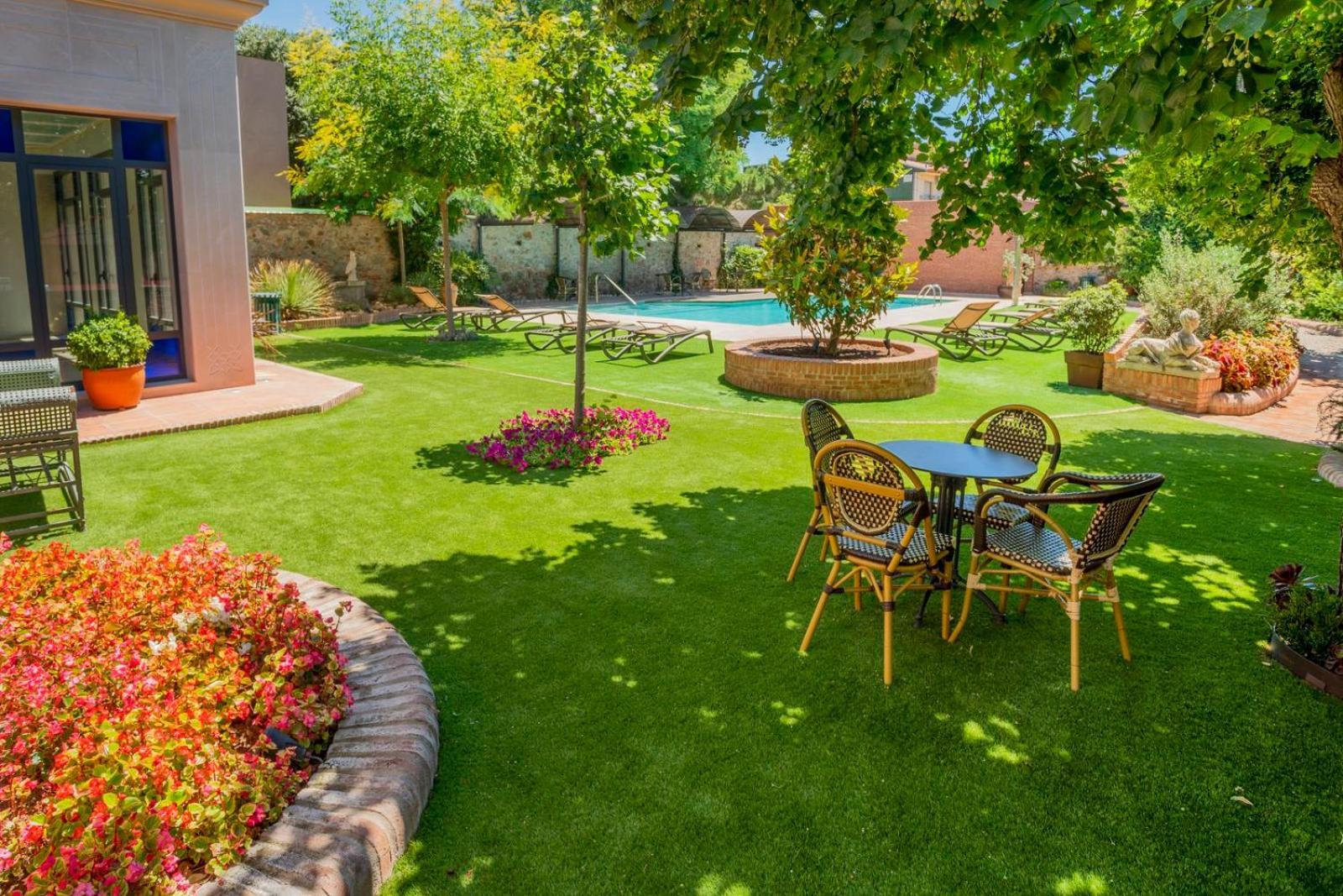Apartaments Suites Sant Jordi Montbrió del Camp Eksteriør bilde
