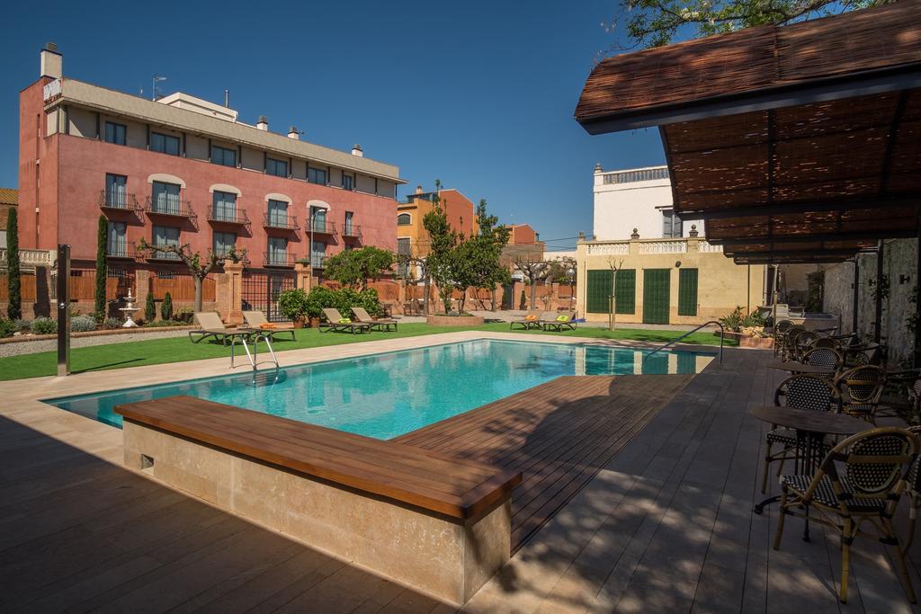 Apartaments Suites Sant Jordi Montbrió del Camp Eksteriør bilde