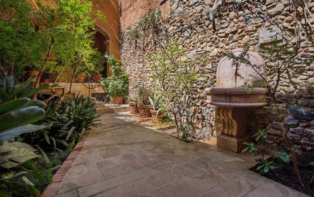Apartaments Suites Sant Jordi Montbrió del Camp Eksteriør bilde