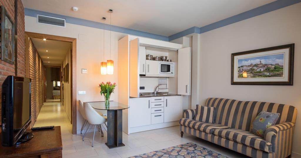 Apartaments Suites Sant Jordi Montbrió del Camp Eksteriør bilde