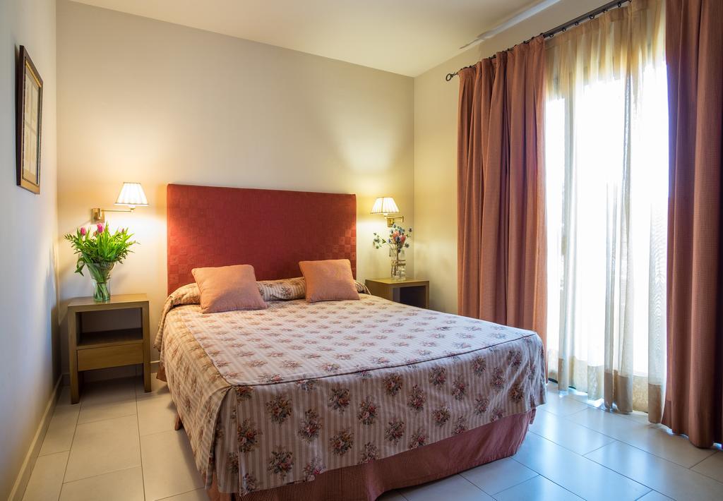 Apartaments Suites Sant Jordi Montbrió del Camp Eksteriør bilde
